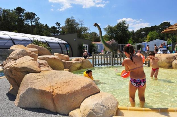 Camping Maeva Club Les Dinosaures Hotell Talmont-Saint-Hilaire Eksteriør bilde